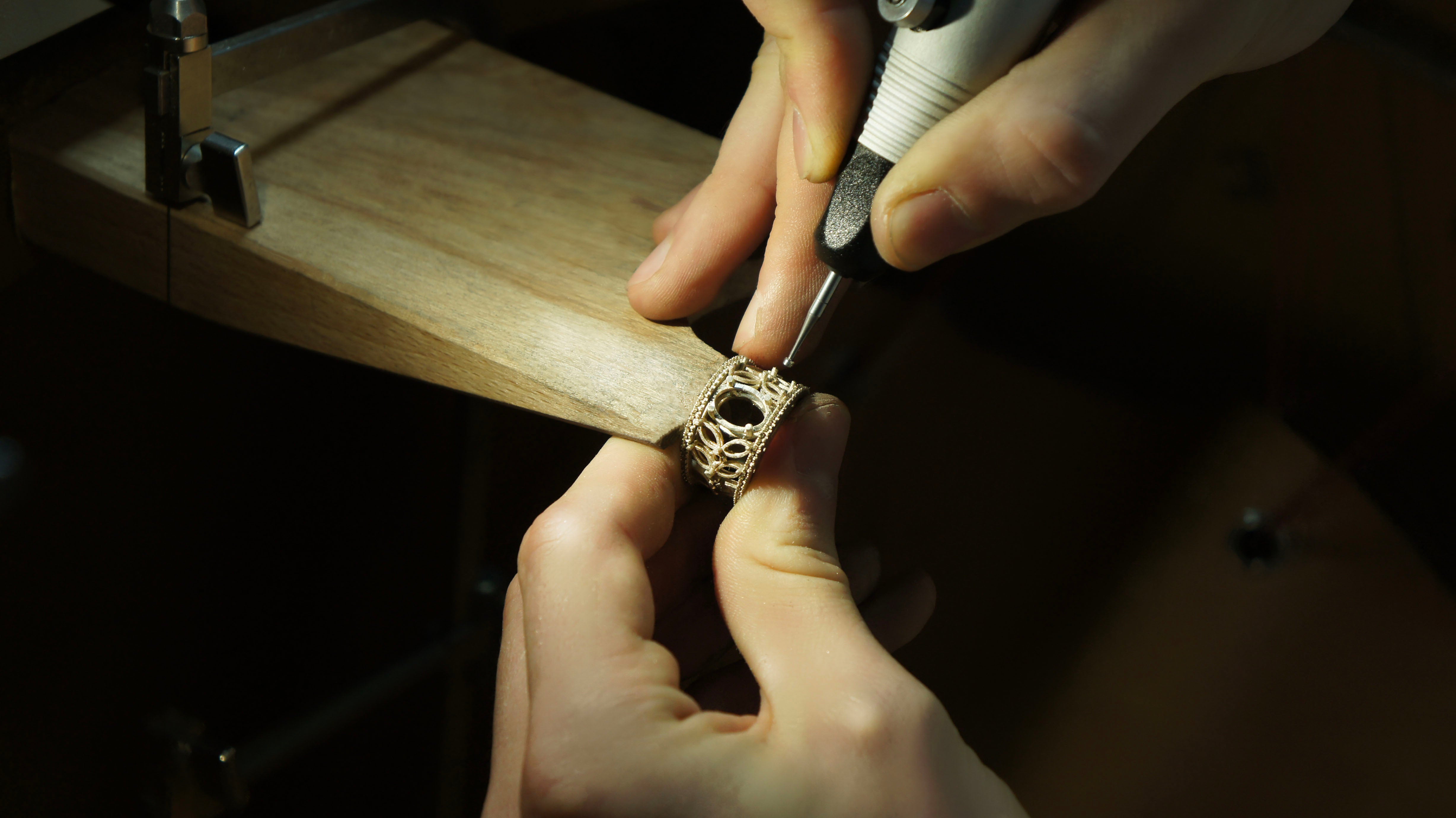 pourquoi choisir le sur-mesure en joaillerie