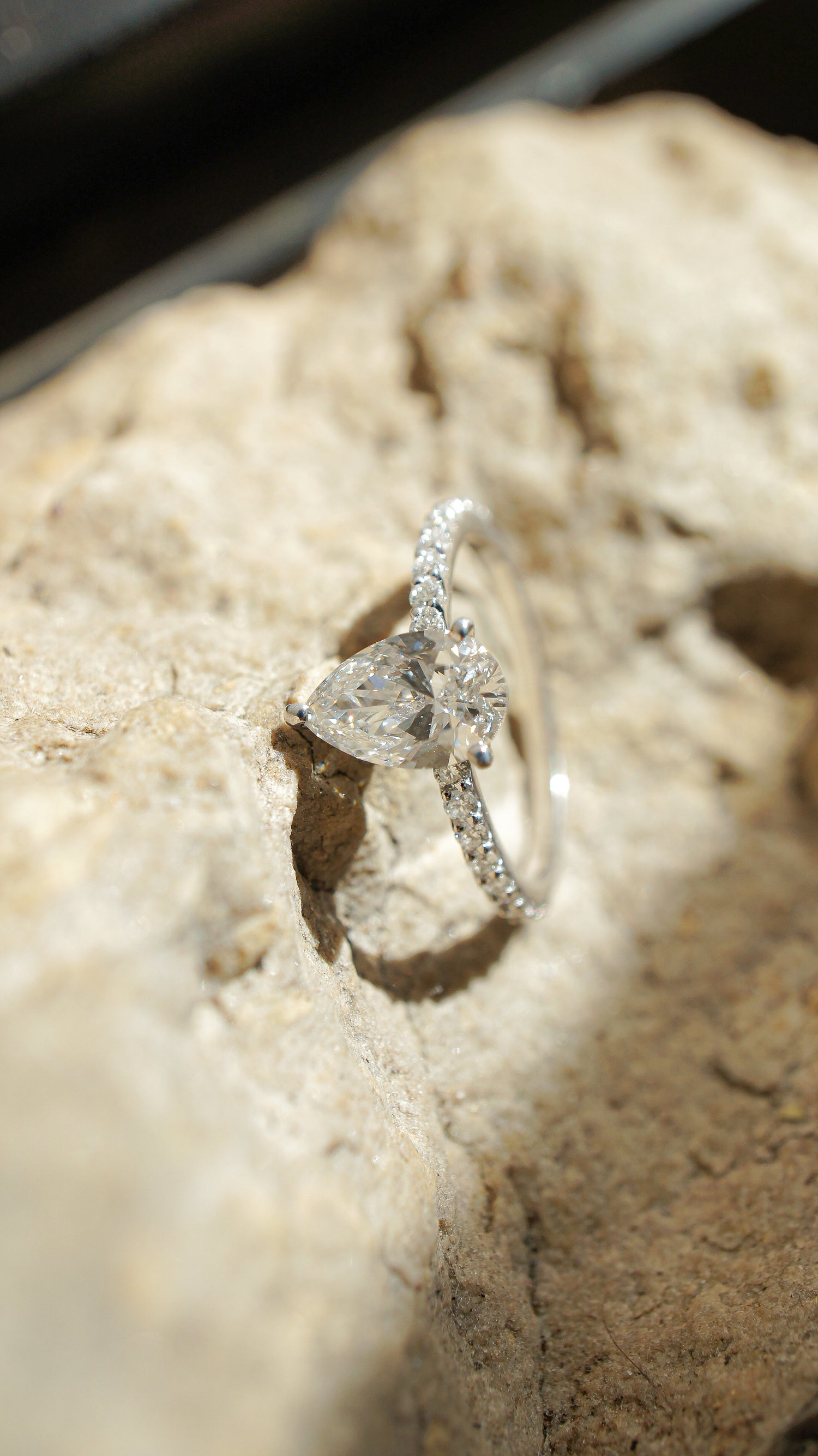 bague de fiançailles en diamant de synthèse