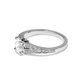 Bague solitaire diamant ovale avec split et pavage or blanc (AL011O)