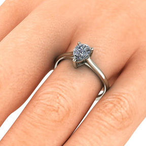 Bague solitaire serti griffe diamant poire monture cathédrale or blanc (AL013P)