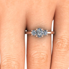 Bague trilogie serti griffe diamant ovale or rose (AL008O)