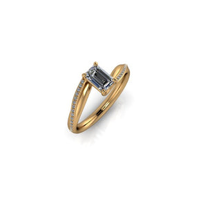 Bague solitaire asymétrique diamant émeraude avec pavage or jaune (AL010E)