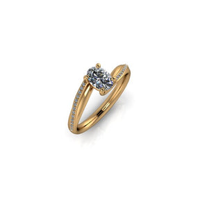 Bague solitaire asymétrique diamant ovale avec pavage or jaune (AL010O)