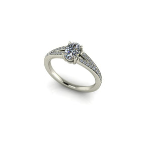Bague solitaire diamant ovale avec split et pavage or blanc (AL011O)