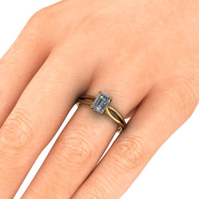 Bague solitaire diamant émeraude avec split or jaune (AL014E)
