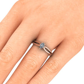 Bague solitaire diamant poire avec split or rose (AL014P)