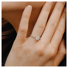 bague diamant avec entourage et pavage